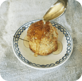 ビスケットや ハニートーストに